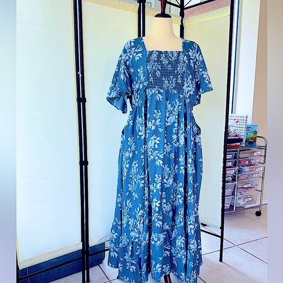 TORRID BLUE AND WHITE FLOWER CHAMBRAY MAXI DRESS OPEN BACK 2X - Picture 2 of 10